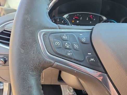 Used 2016 Chevrolet Malibu Premier w/ Driver Confidence Package II FWD image 17
