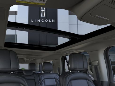 New 2026 Lincoln Navigator L Reserve AWD/4WD image 22