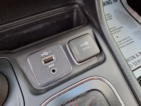 Used 2021 Jeep Cherokee Trailhawk w/ Trailer Tow Group image 14