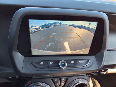 Used 2018 Chevrolet Camaro LT RWD image 4
