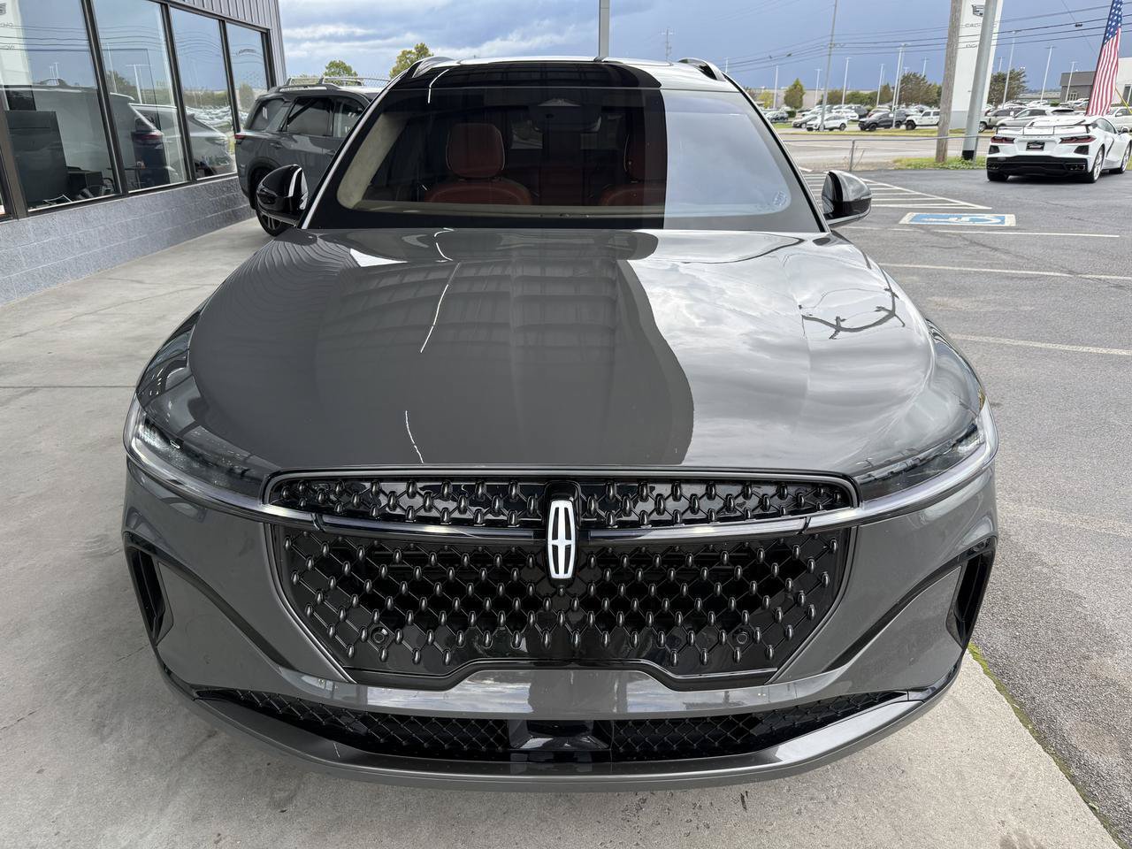 Used 2025 Lincoln Nautilus Black Label w/ Jet Appearance Package AWD/4WD image 2