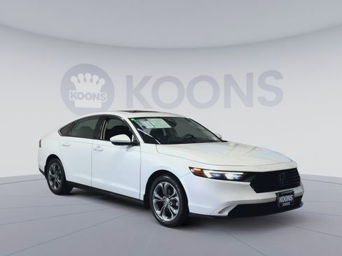 Used 2024 Honda Accord EX image 2