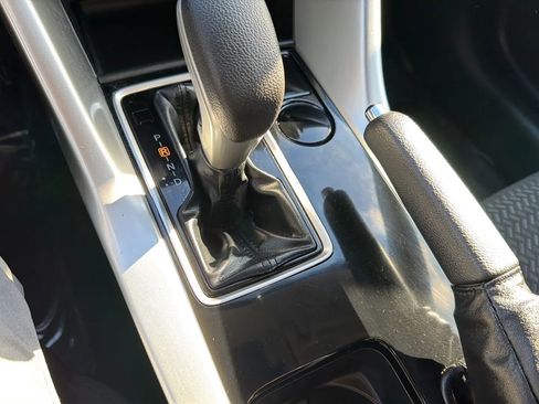 Used 2018 Mitsubishi Eclipse Cross ES FWD image 17