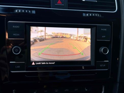 Used 2018 Volkswagen GTI S FWD image 29
