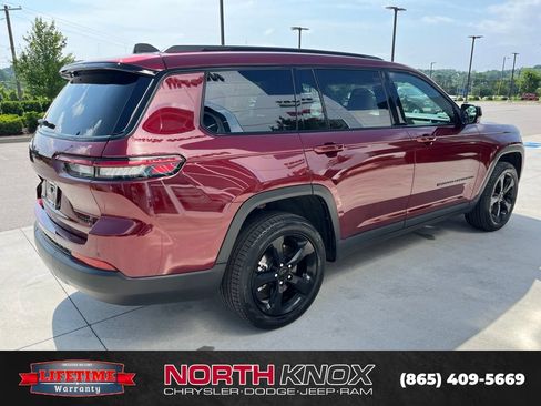 Used 2024 Jeep Grand Cherokee L Limited w/ Black Appearance Package AWD/4WD image 19