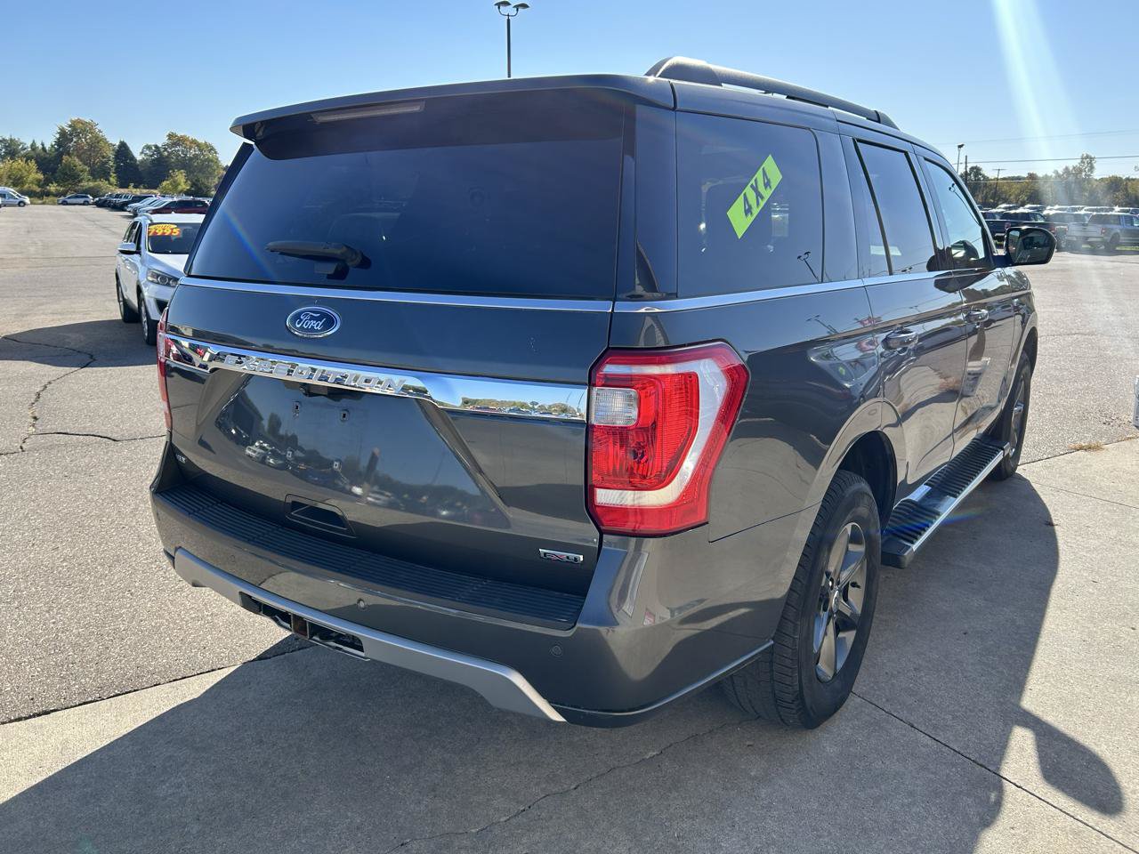 Used 2019 Ford Expedition XLT w/ Equipment Group 202A AWD/4WD image 5