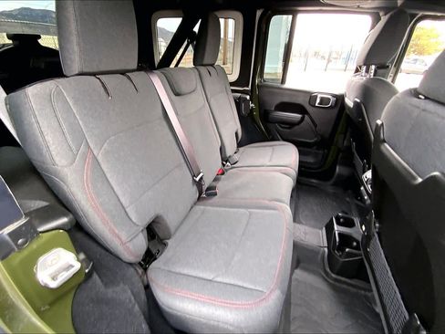 Used 2024 Jeep Wrangler Unlimited Rubicon w/ Technology Group image 17