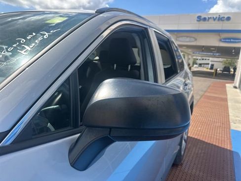 Used 2019 Toyota RAV4 LE FWD image 11