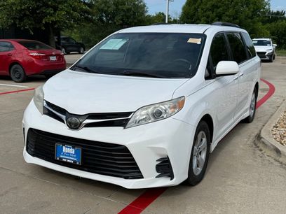 Used 2019 Toyota Sienna LE w/ LE Preferred Package