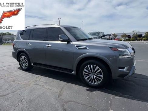 Used 2023 Nissan Armada SL RWD image 2