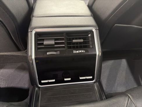 Used 2018 Porsche Panamera 4 image 24