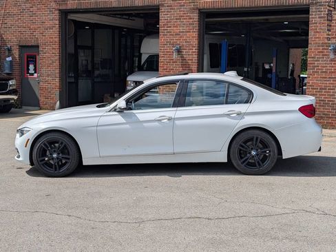 Used 2017 BMW 330i xDrive Sedan AWD/4WD image 8