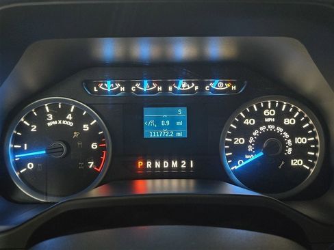 Used 2015 Ford F150 XLT image 12