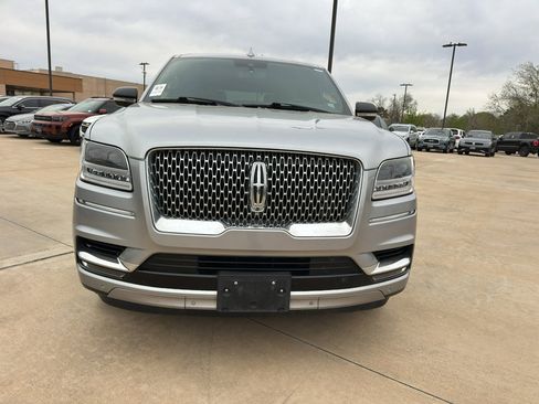 Used 2020 Lincoln Navigator Reserve image 2