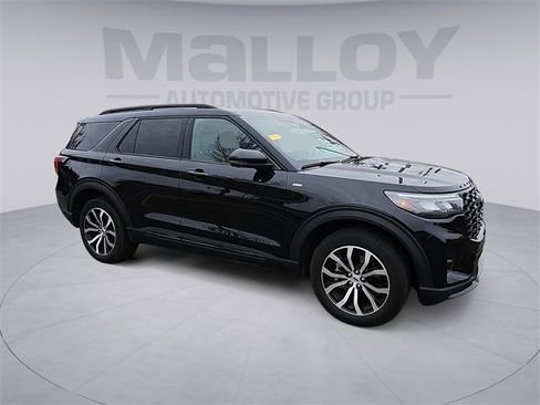 Used 2025 Ford Explorer ST-Line image 1