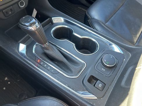 Used 2018 Chevrolet Traverse LT image 28