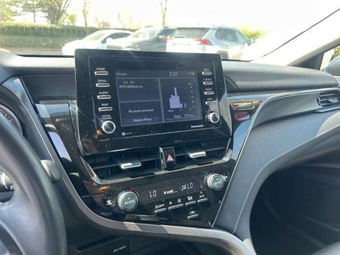 Used 2024 Toyota Camry SE image 21