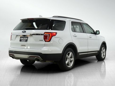 Used 2016 Ford Explorer XLT w/ Equipment Group 201A AWD/4WD image 6