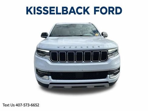 Used 2024 Jeep Wagoneer L Series II image 8