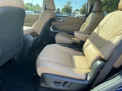 Used 2025 INFINITI QX80 Luxe image 12