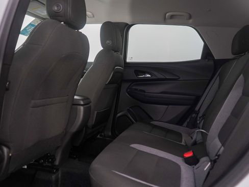 Used 2025 Chevrolet TrailBlazer LT w/ LT Cold Weather Package AWD/4WD image 18