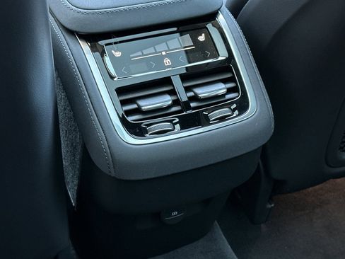 New 2025 Volvo XC90 B6 Core w/ Protection Package Premier image 13