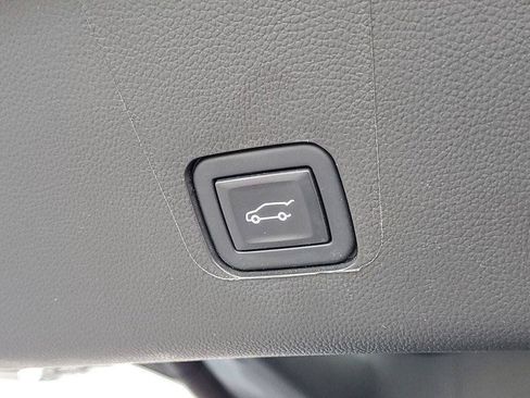 Used 2023 Chevrolet Traverse LT w/ Midnight/Sport Edition AWD/4WD image 33