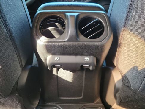 Used 2024 Jeep Wrangler Unlimited Sport AWD/4WD image 16