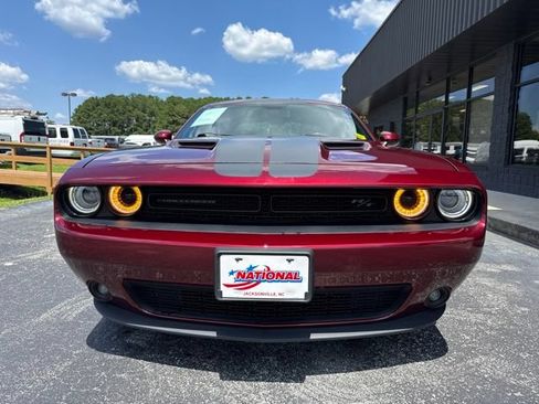 Used 2017 Dodge Challenger R/T w/ Driver Convenience Group RWD image 3