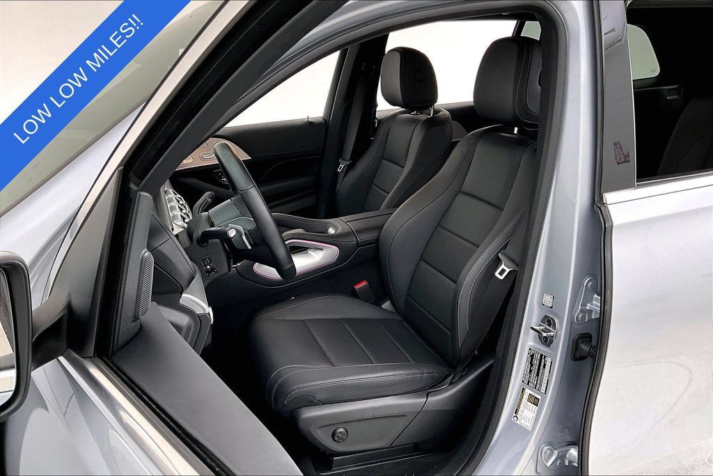 Used 2025 Mercedes-Benz GLS 450 4MATIC image 33