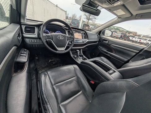Used 2018 Toyota Highlander Limited Platinum image 7