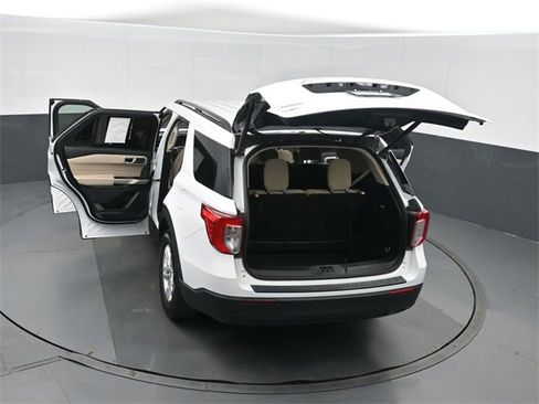 Used 2023 Ford Explorer XLT image 52