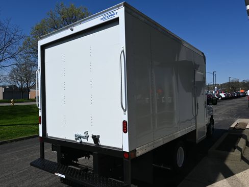 New 2026 Ford E-350 and Econoline 350 Super Duty w/ Power Equipment Group RWD image 18