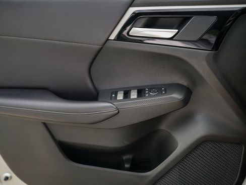 Used 2023 Mitsubishi Outlander LE image 37