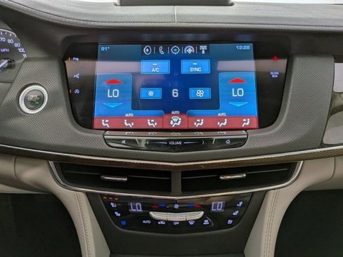 Used 2018 Cadillac CT6 Luxury image 23