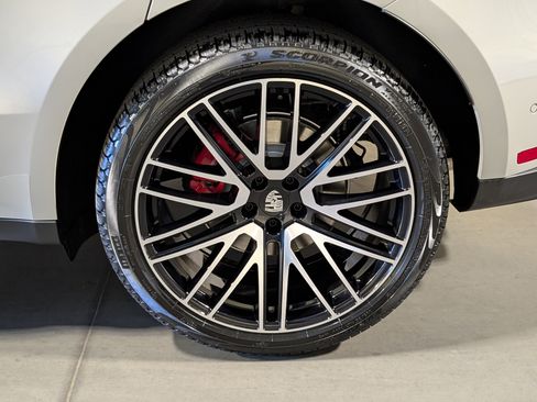 New 2026 Porsche Macan S image 16