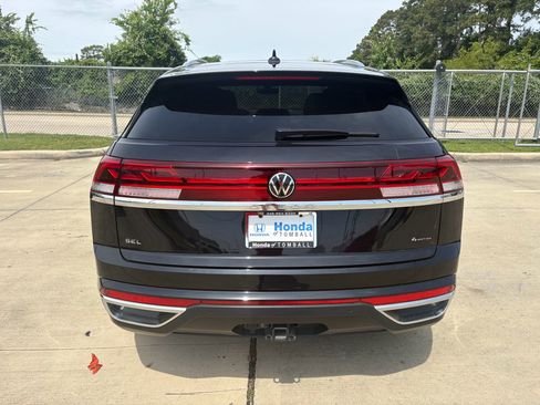 Used 2024 Volkswagen Atlas Cross Sport SEL AWD/4WD image 7