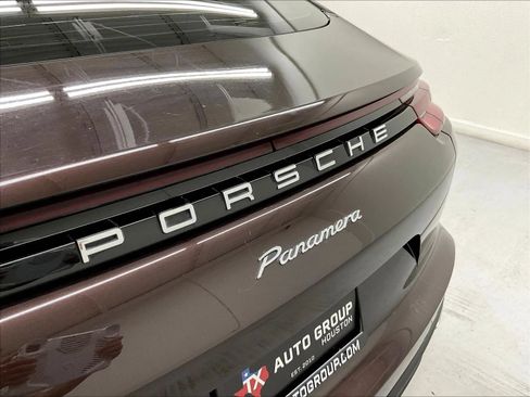 Used 2018 Porsche Panamera 4 AWD/4WD image 28