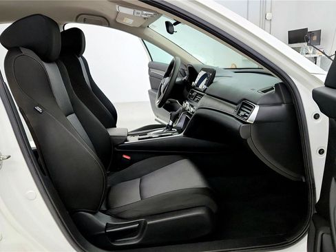 Used 2020 Honda Accord LX image 13