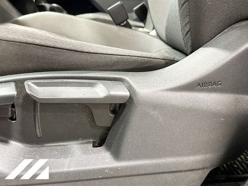 Used 2018 Volkswagen Tiguan S w/ 3rd Row Seat Package AWD/4WD image 19