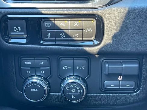 New 2026 GMC Yukon XL Denali w/ Advanced Technology Package AWD/4WD image 16