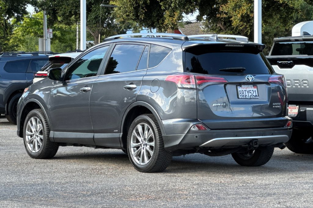 Used 2018 Toyota RAV4 Limited w/ Advanced Technology Package AWD/4WD image 5
