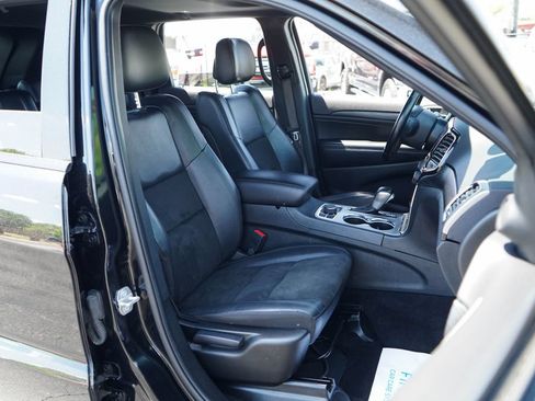 Used 2022 Jeep Grand Cherokee Laredo X AWD/4WD image 13