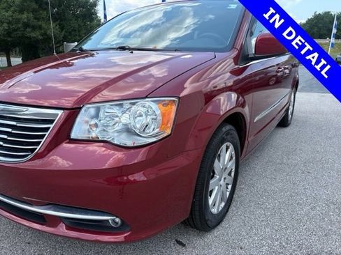 Used 2015 Chrysler Town & Country Touring FWD image 23