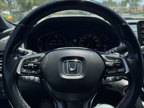 Used 2018 Honda Accord Sport image 19