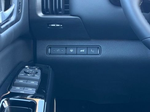 New 2026 Nissan Pathfinder Platinum FWD image 26