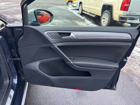 Used 2017 Volkswagen Golf Alltrack SE image 22