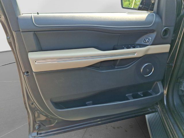 Used 2024 Ford Expedition Limited RWD image 14