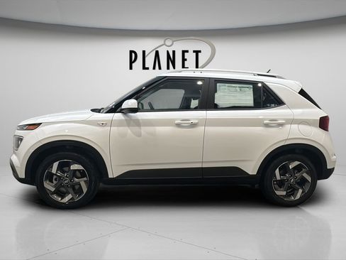 New 2026 Hyundai Venue SEL FWD image 3