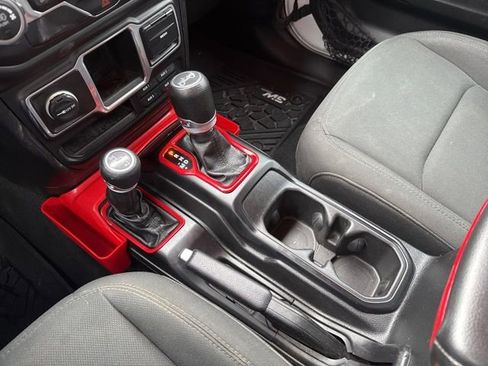 Used 2018 Jeep Wrangler Unlimited Sport image 26